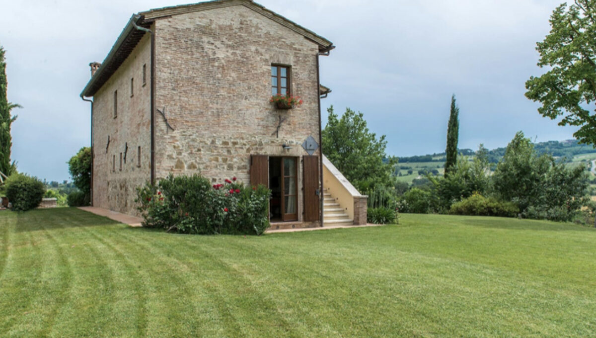 Casale For Sale Montepulciano Tuscany