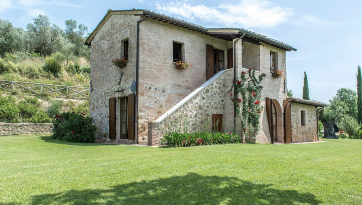 Casale For Sale Montepulciano Tuscany