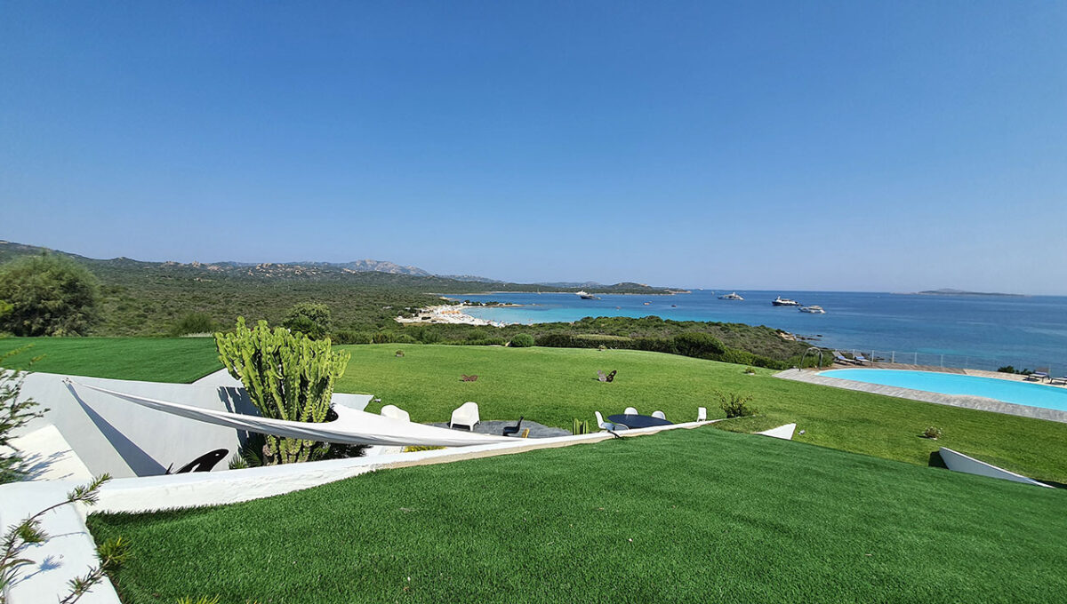 Waterfront Villa Rena Bianca For Rent Portisco Sardinia (italy)