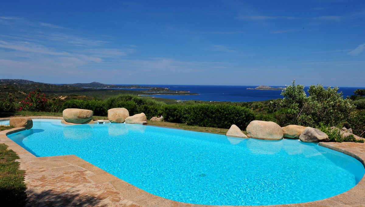 panoramic-villa-for-rent-san-pantaleo-sardinia