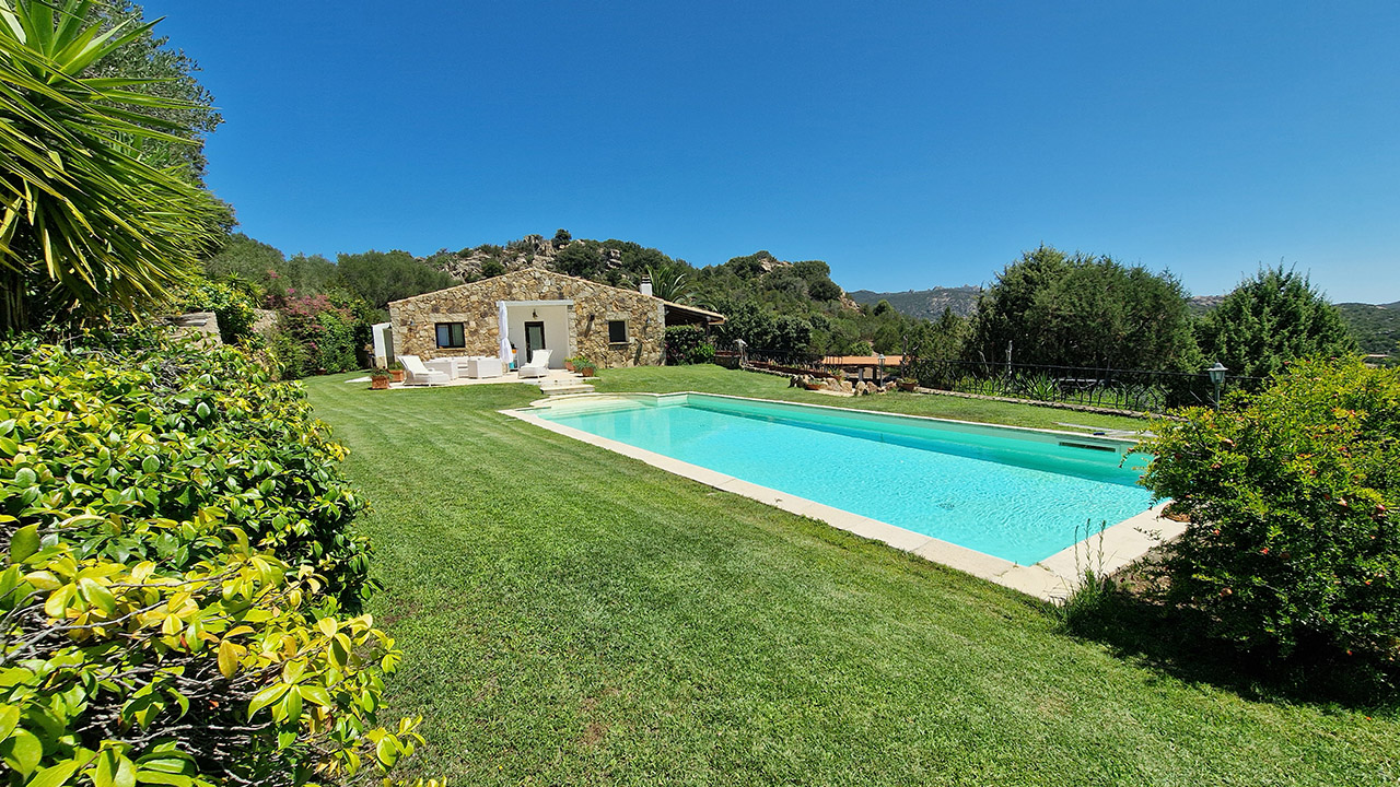 Villa Stazzu Mandorlo for SALE in Sardinia