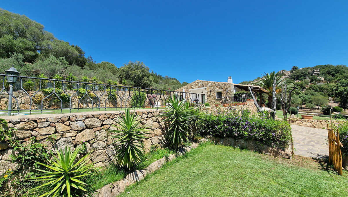 Villa Stazzu Mandorlo For Sale Sardinia (italy) (19)